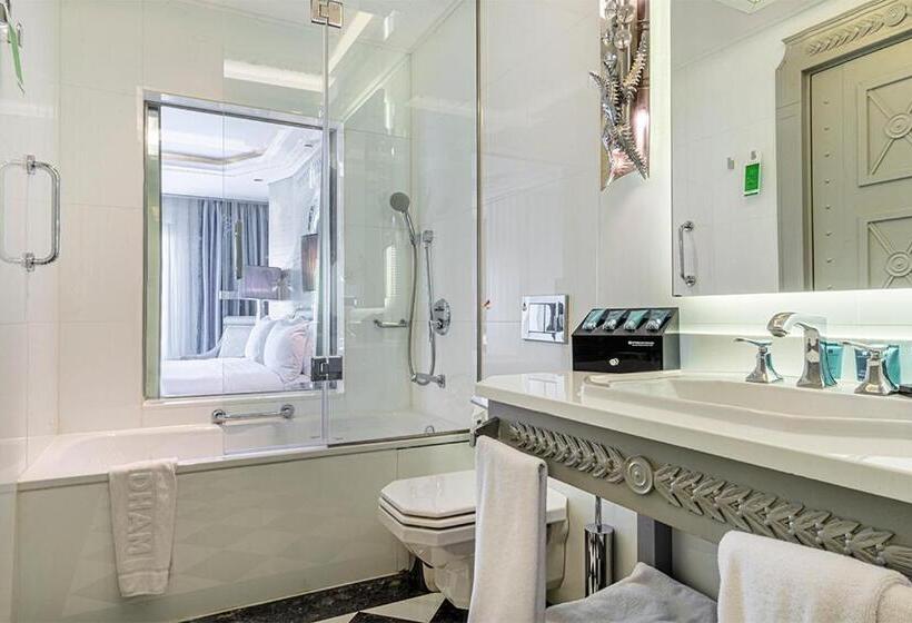 Family Suite, Wyndham Grand Istanbul Kalamış Marina