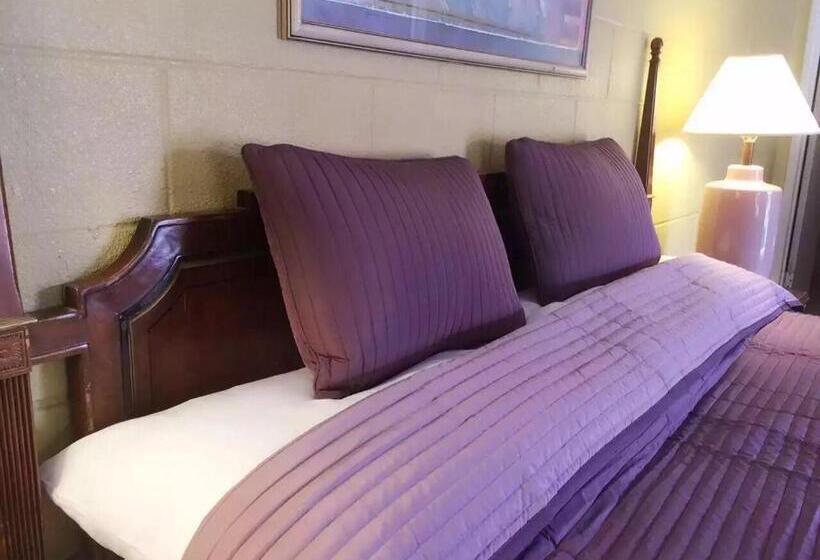 Стандартный Номер Кровать Кинг, Royal Inn And Suites