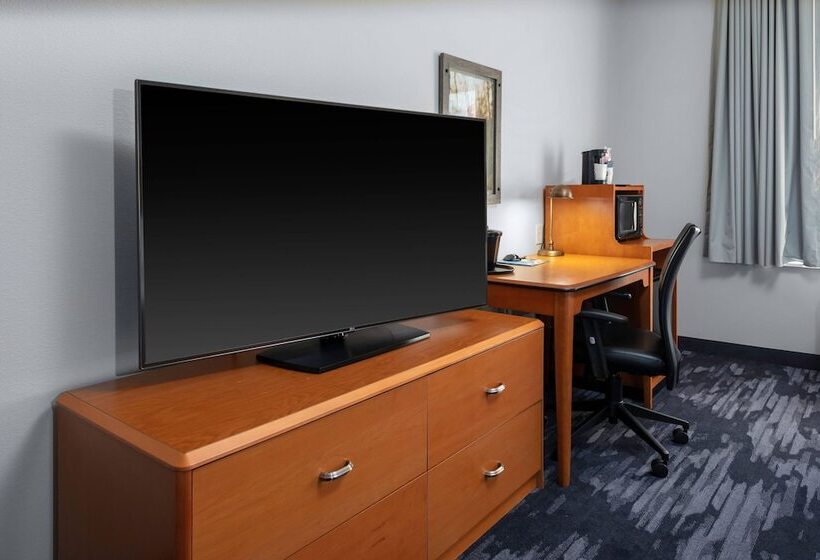 Студия Стандарт, Fairfield Inn & Suites By Marriott Wichita Downtown
