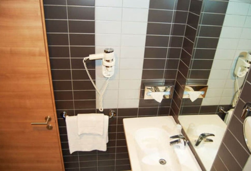 اتاق استاندارد سه نفره, Idea Hotel Plus Savona