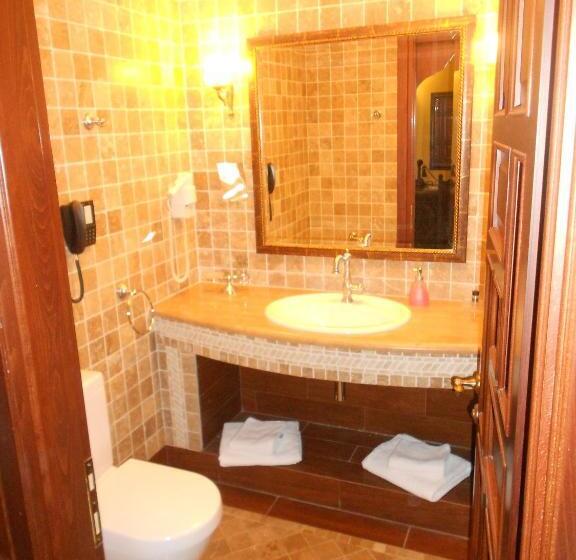 Quarto Economy, Estate Kalaitzis