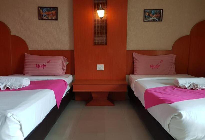 Номер Deluxe, Poonsook Phitsanulok Hotel Sha Plus