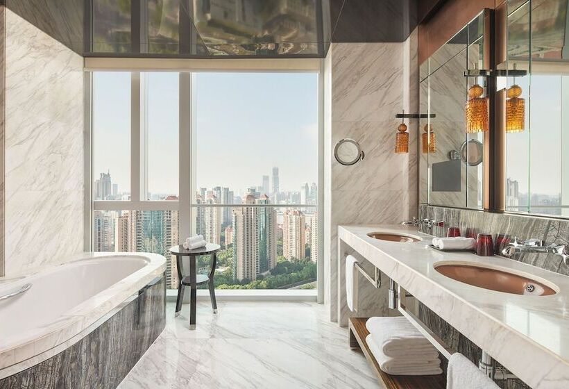Suite Presidencial 3 Dormitórios, Regent Shanghai Pudong   Complimentary First Round Minibar Per Stay   Including A Bottle Of Wine