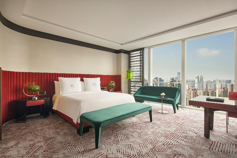 Quarto Premium, Regent Shanghai Pudong   Complimentary First Round Minibar Per Stay   Including A Bottle Of Wine