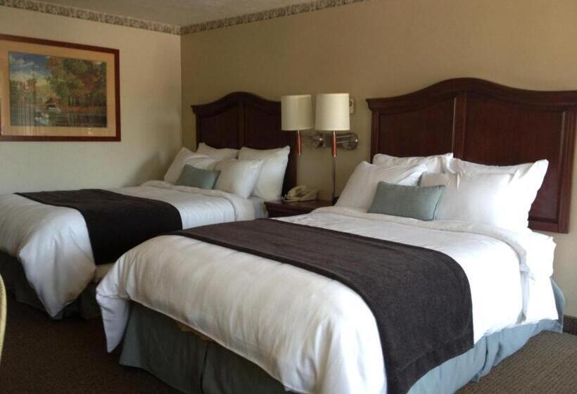 Люкс 2 Спальни, Holiday Hill Inn & Suites