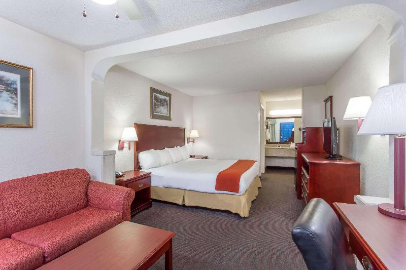 Люкс Кровать Кинг, Baymont Inn & Suites