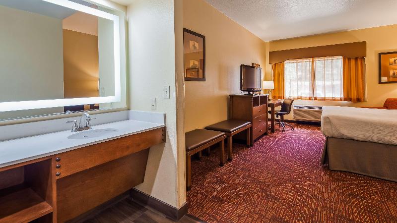 Люкс Кровать Кинг, Quality Inn & Suites Belmont Route 151