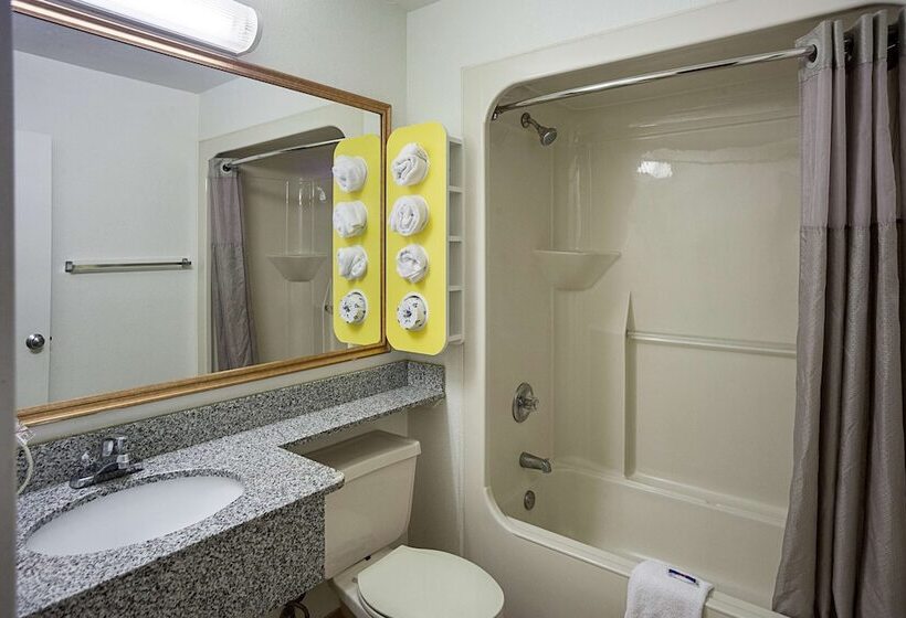Номер Deluxe, Motel 6 Binghamton, Ny