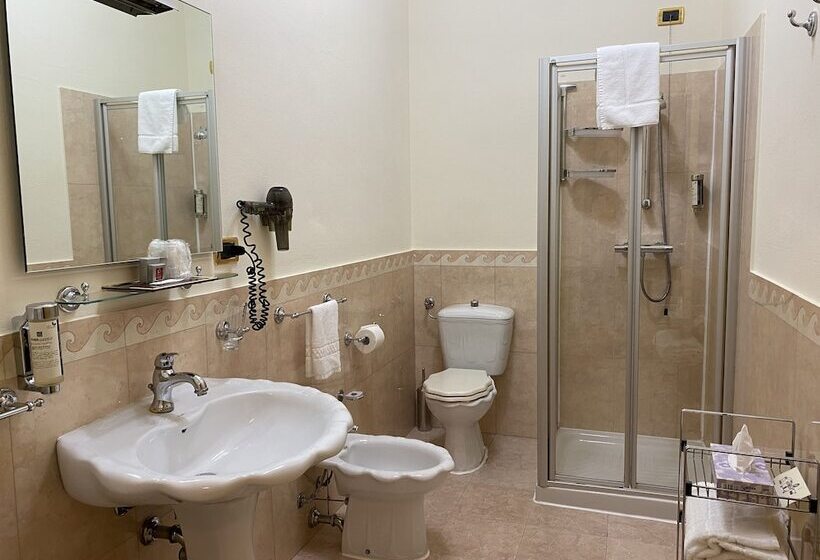 Quarto Estandar, Estee