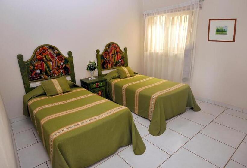 جناح سوبيريور, Marina Banderas Suites
