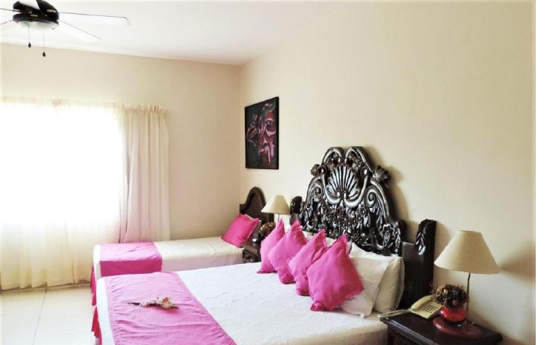 إستوديو قياسى, Marina Banderas Suites