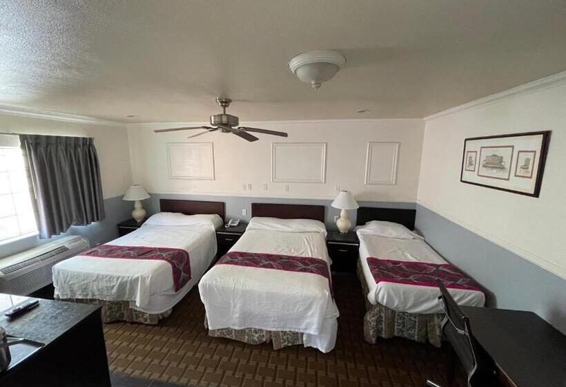 패밀리 룸, Hollywood Guest Inn
