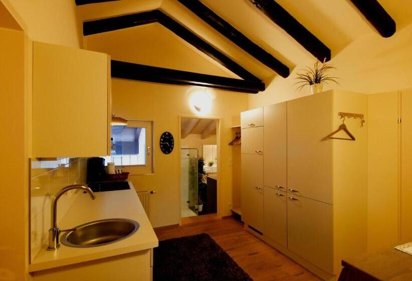 Апартаменты 2 Спальни с Балконом, Alpenlandhaus Menardi