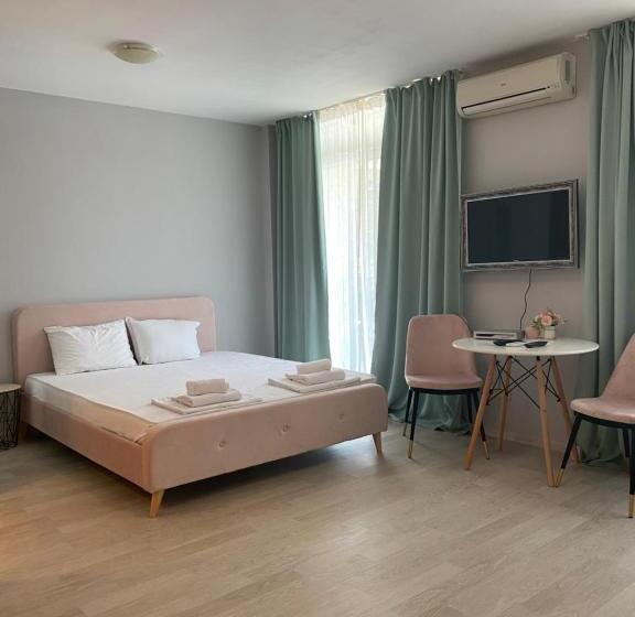 استودیوی استاندارد, Apart Hotel Dawn Park