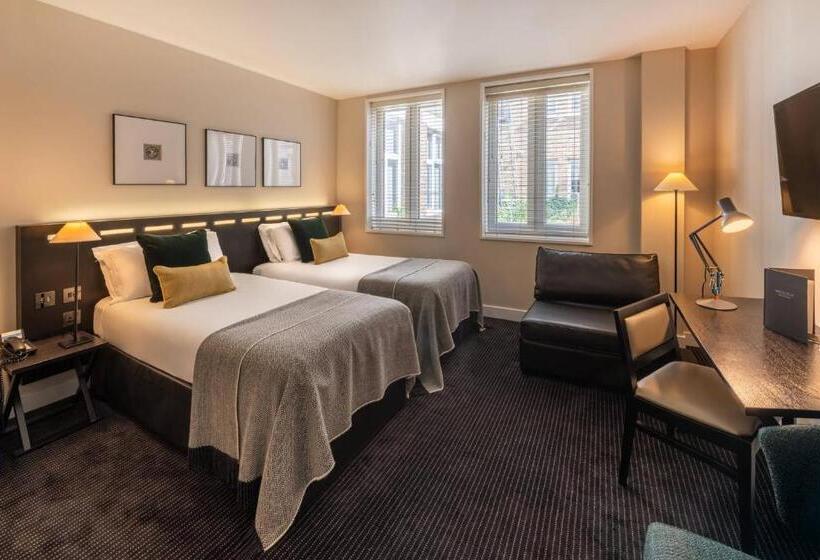 اتاق سوپریور با تخت بزرگ, The Resident Soho