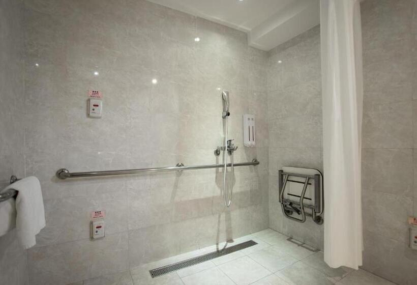اتاق استاندارد سه نفره, Hub Hotel   Songshan Airport Branch