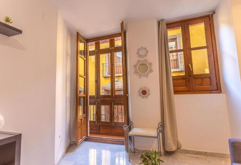 آپارتمان 1 خوابه با بالکن, Apartamentos Granata