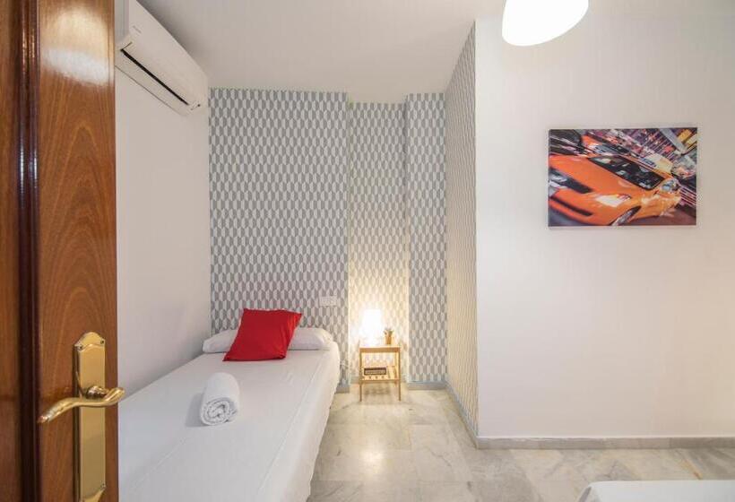 آپارتمان 1 خوابه با چشم‌انداز استخر, Apartamentos Granata