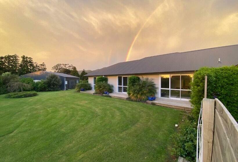 Люкс Deluxe Кровать Кинг, Fitzroy Bnb 39b Whangapoua Road