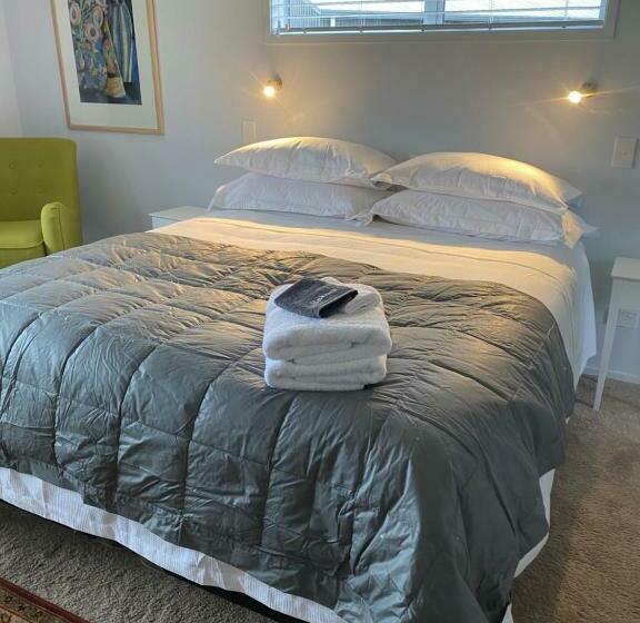 Люкс Deluxe Кровать Кинг, Fitzroy Bnb 39b Whangapoua Road