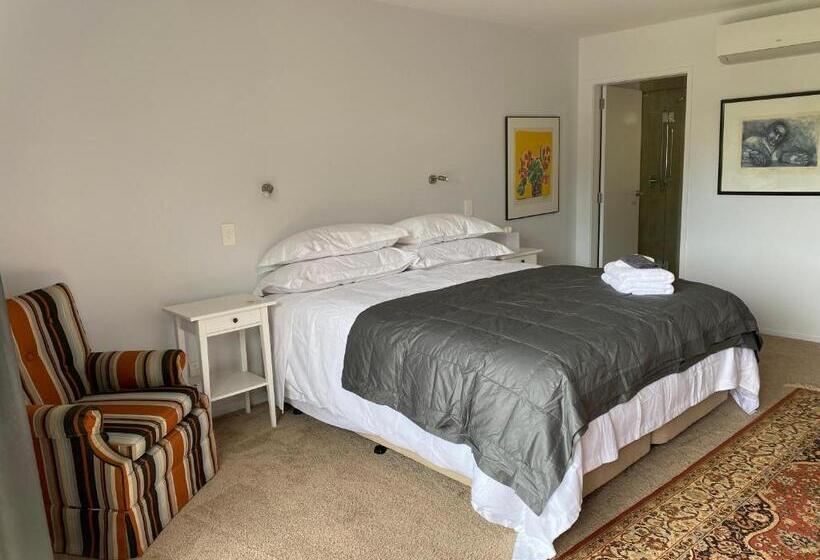 Люкс Deluxe Кровать Кинг, Fitzroy Bnb 39b Whangapoua Road