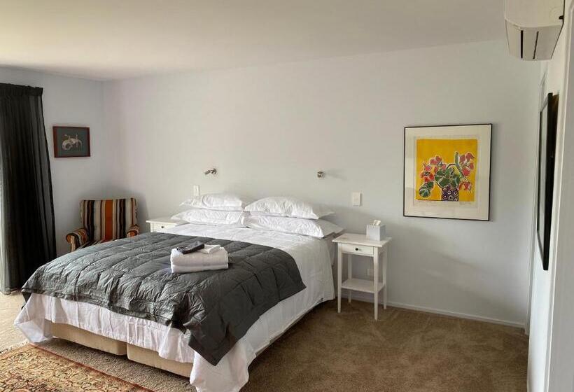 Люкс Deluxe Кровать Кинг, Fitzroy Bnb 39b Whangapoua Road