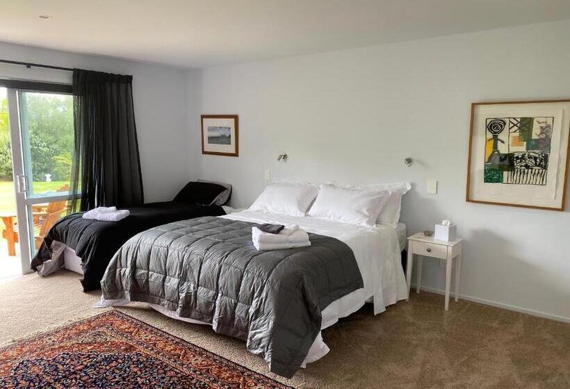 Люкс Deluxe Кровать Кинг, Fitzroy Bnb 39b Whangapoua Road