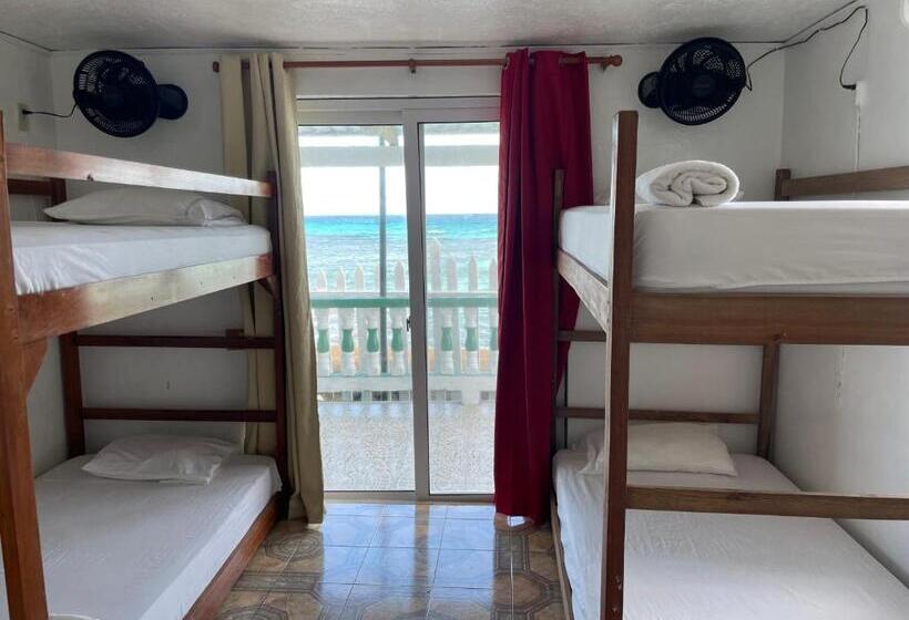 스탠다드 4인용 룸 바다전망, The Wave Hostel Corn Island