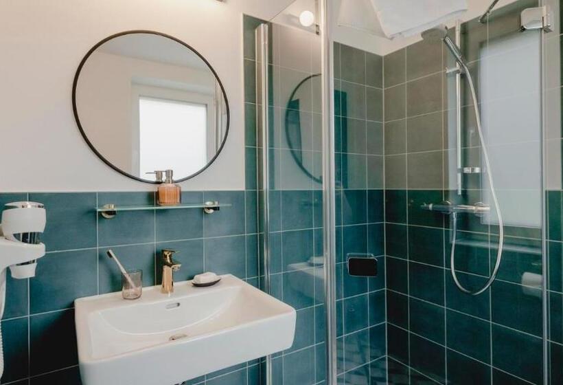 Номер Стандарт с Террасой, Bett & Berg Bad Ischl, Self Check In