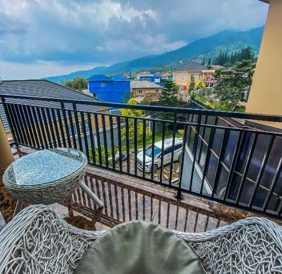 Вилла 3 Спальни, Al Marina Resort