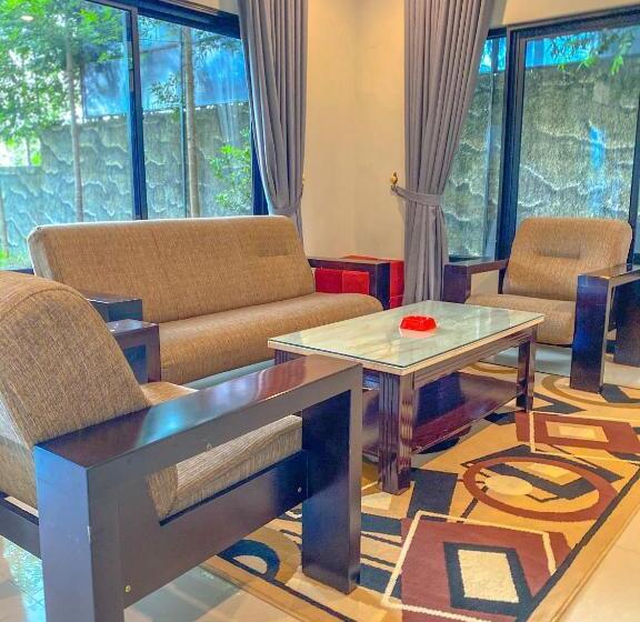 Вилла 2 Спальни, Al Marina Resort