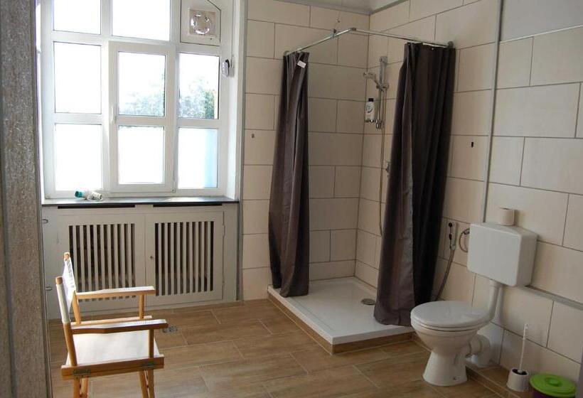 Номер Стандарт Четырехместный Совместный Санузел, Oberzent Hostelstyle Nur Für Aktive Touristen
