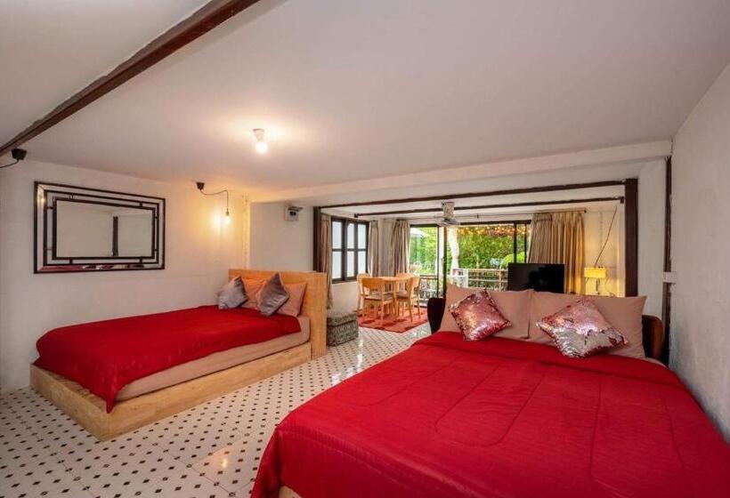 패밀리 룸, Secret Garden Pool Villa
