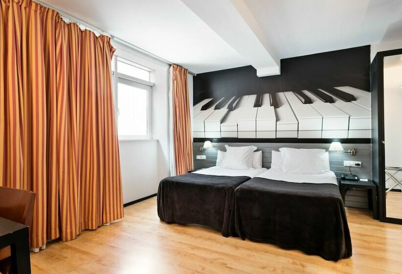 Номер Стандарт Трехместный, Abba Jazz Hotel Vitoria