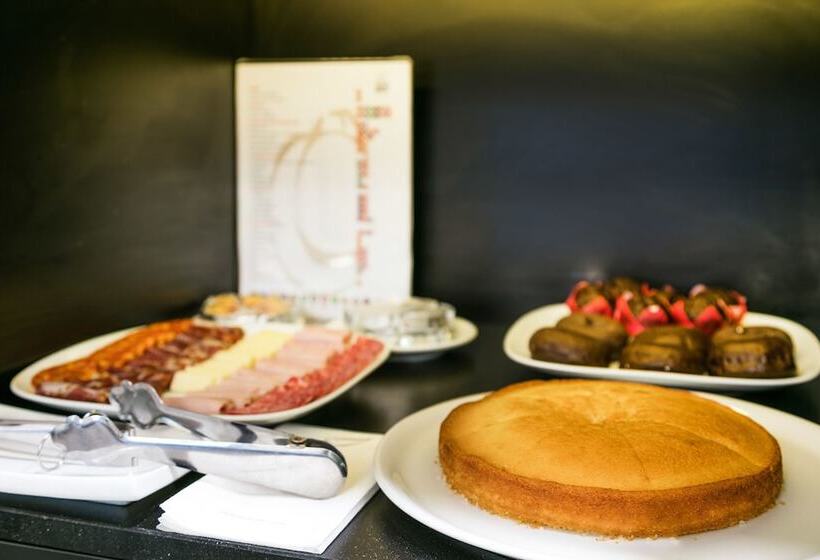 اتاق استاندارد سه نفره, Abba Jazz Hotel Vitoria