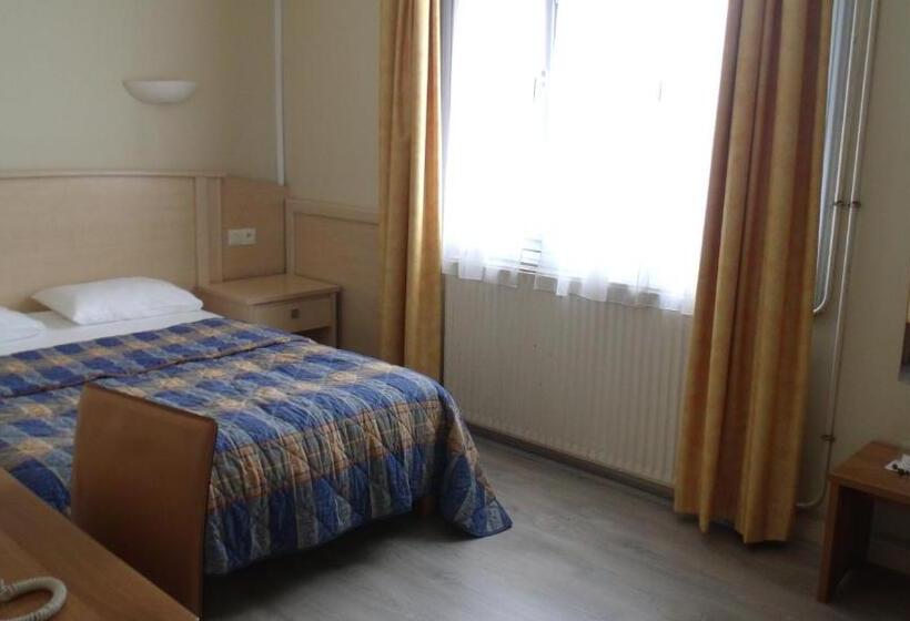 Quarto Familiar, De La Mer
