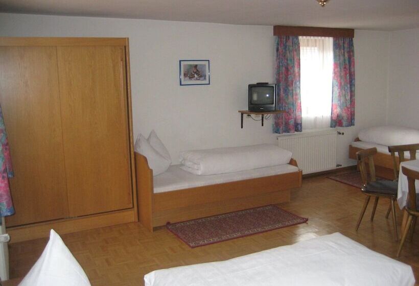Четырехместный Номер Стандарт, Gasthof Zum Stollhofer