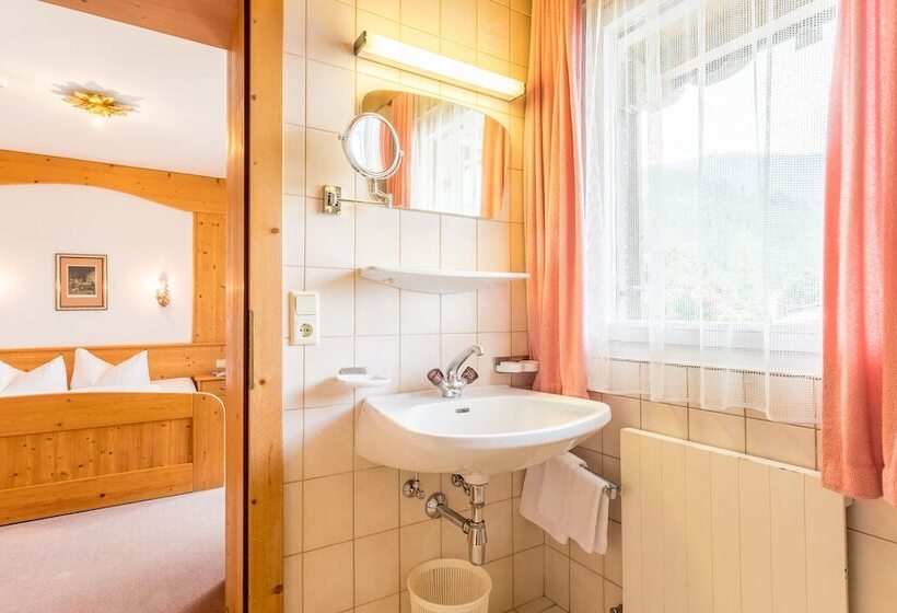 Номер Стандарт, Riedl Im Zillertal