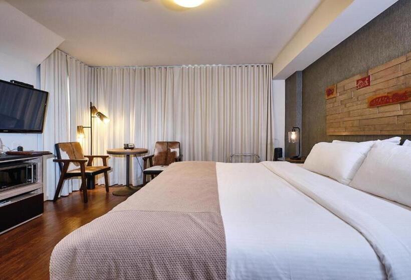 Номер Deluxe Кровать Кинг, Skwachays Lodge