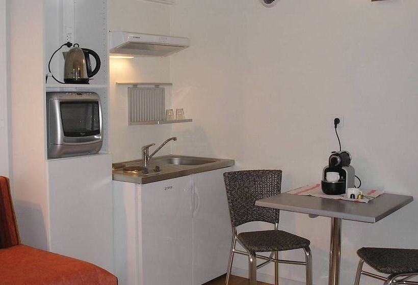 Студия Стандарт, Hôtel Pierre Blanche