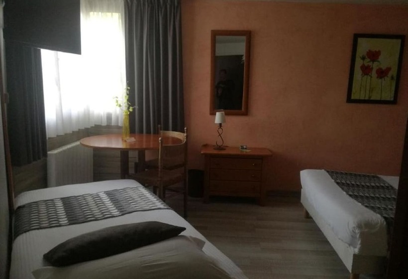 Номер Стандарт Трехместный, Logis Hotel Restaurant Spa Le Lac