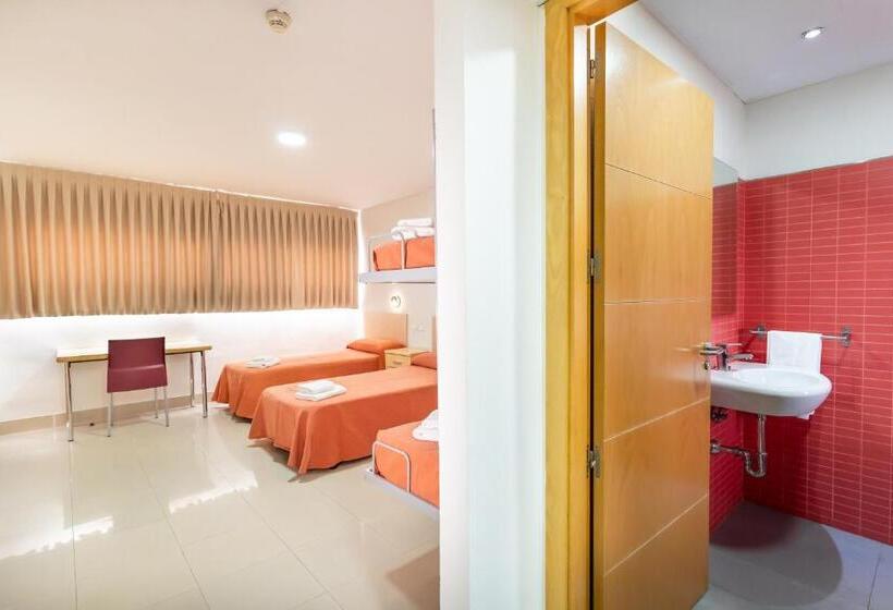 اتاق استاندارد چهار تخته, Albergue Inturjoven Sevilla