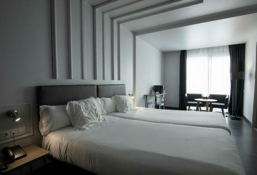 수피리어 룸, Lux Santiago