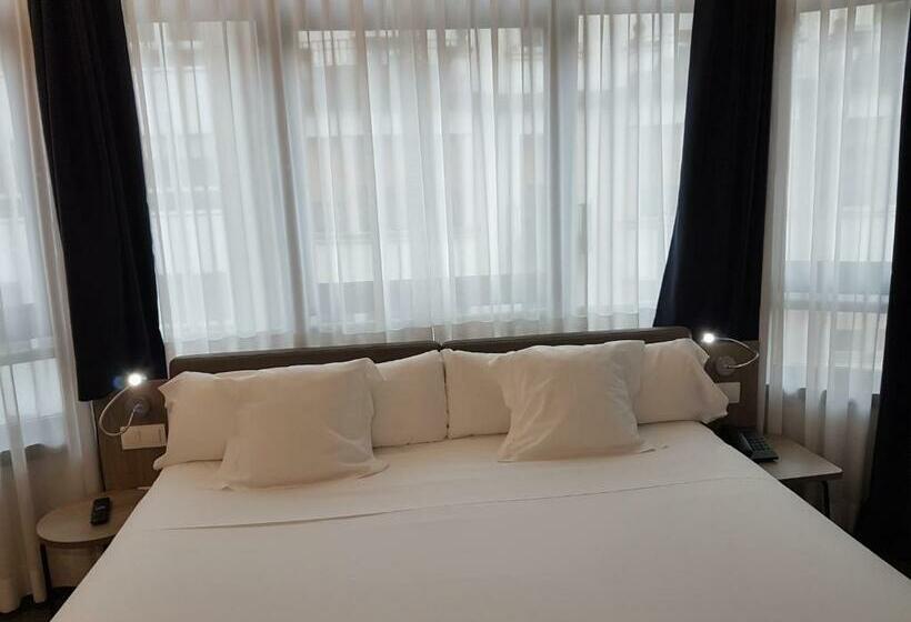 수피리어 룸, Lux Santiago