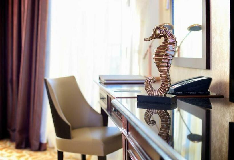 발코니가 있는 프리미엄 룸, Pullman Resort Al Marjan Island
