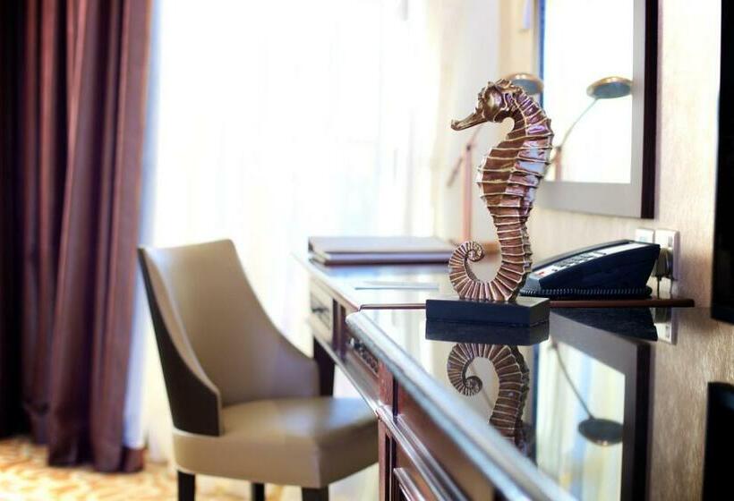 스위트 킹사이즈 침대, Pullman Resort Al Marjan Island