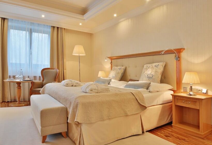 带河湖景观的套房, Retro Riverside Wellness Resort
