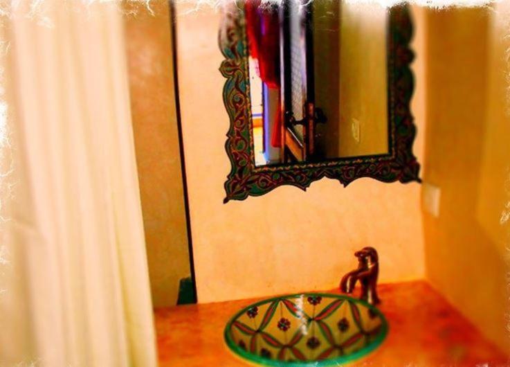 اتاق استاندارد سه نفره, Riad Assilah Chaouen