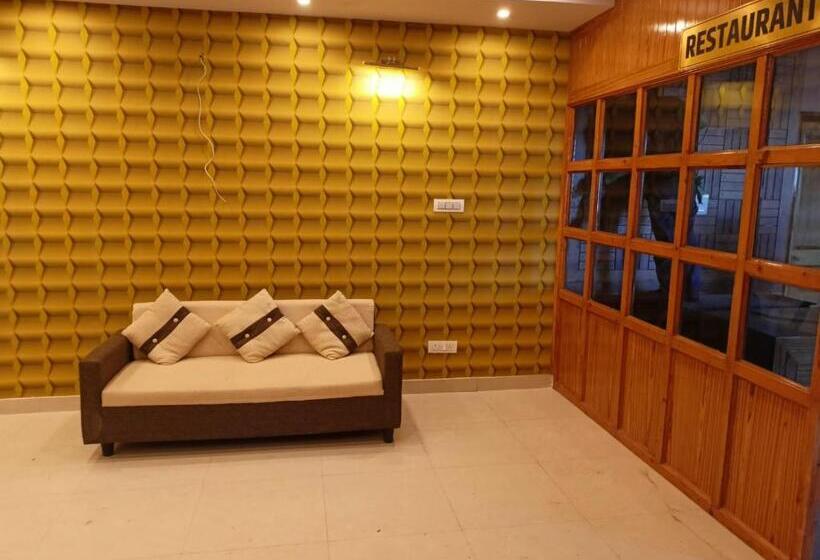 Номер Deluxe, The Grand Madhushala