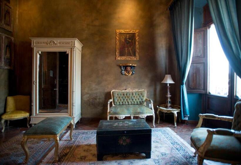 デラックススイート, Casa Pedro Loza